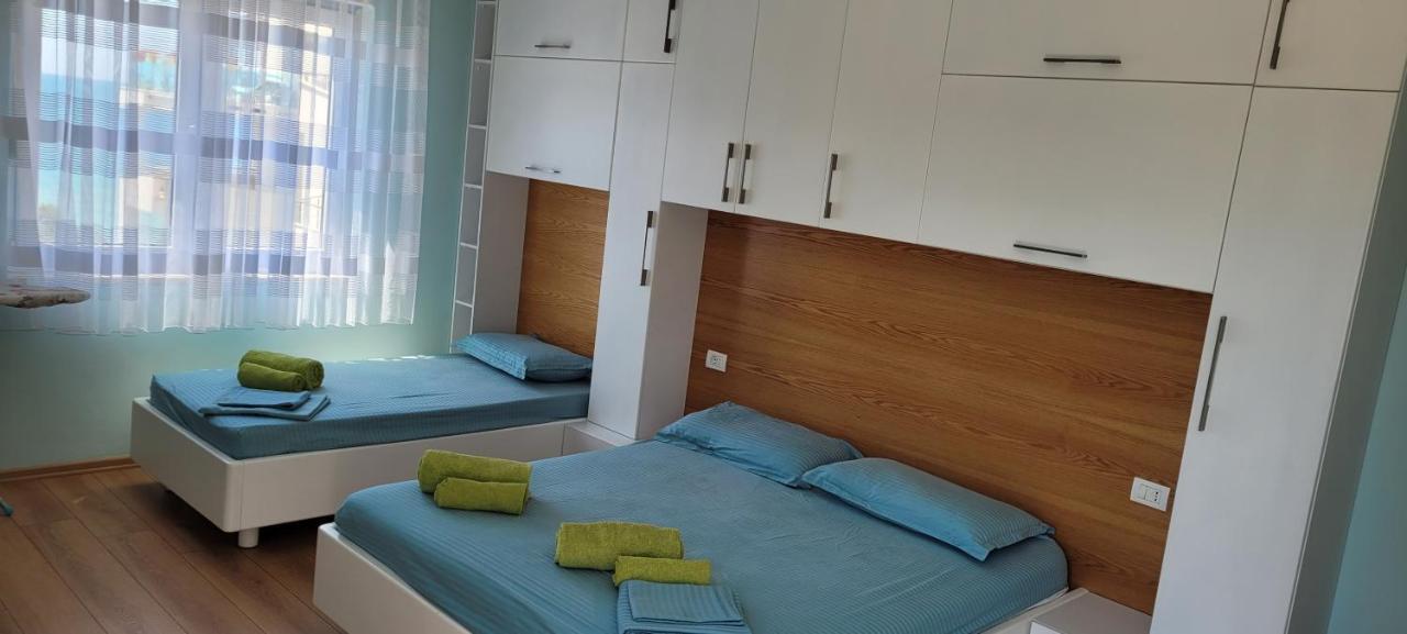 Sea View New Apartment Durrës Esterno foto