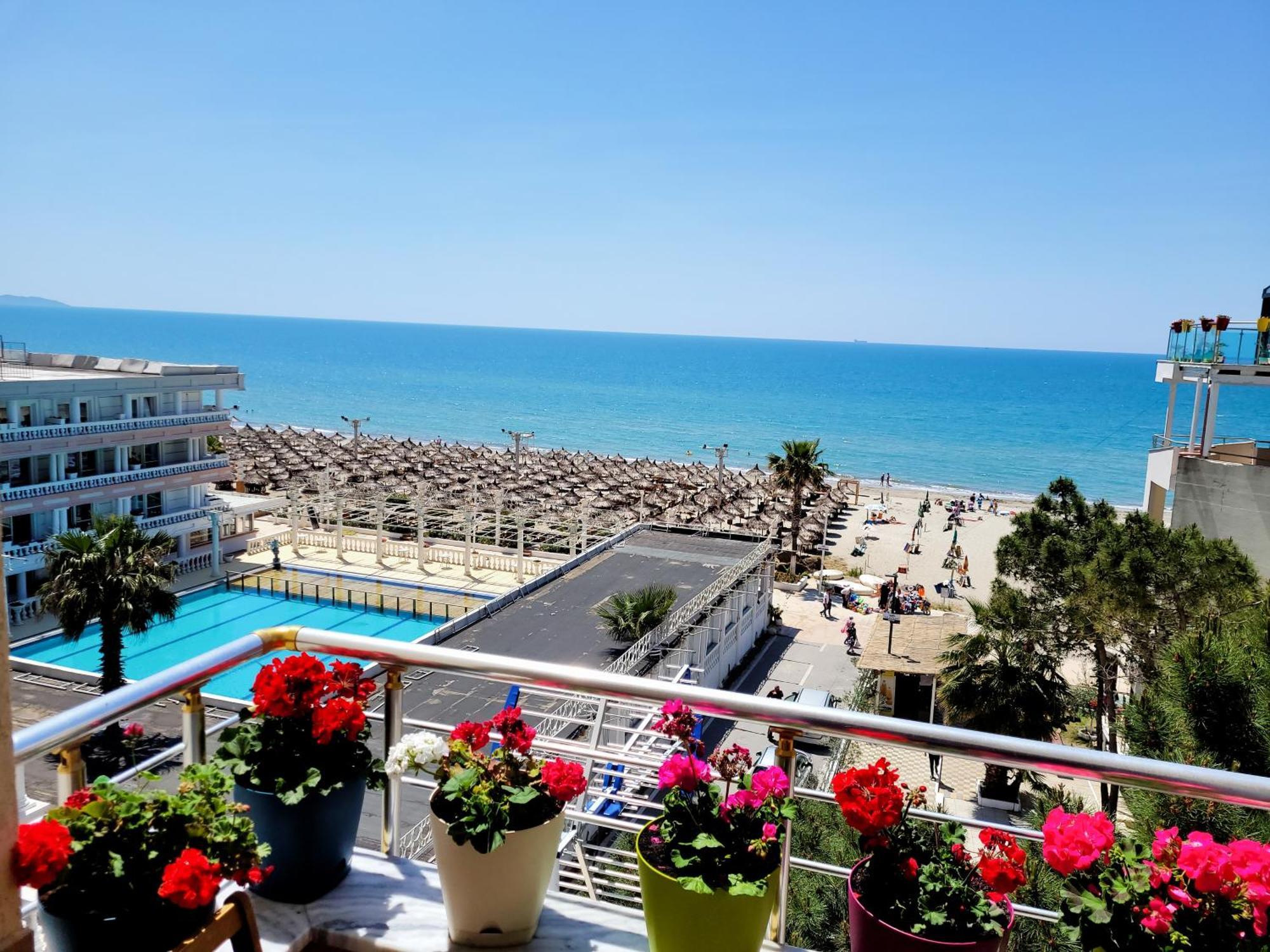 Sea View New Apartment Durrës Esterno foto